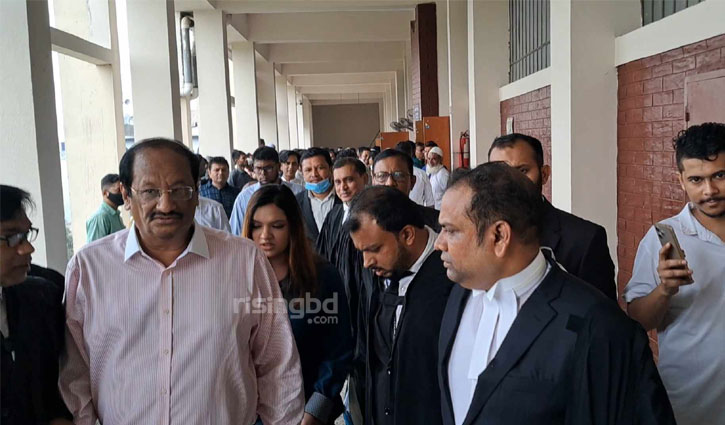 সোশ্যাল মিডিয়াতে যেন দেখানো না হয় আপনারা সফল কাপল 