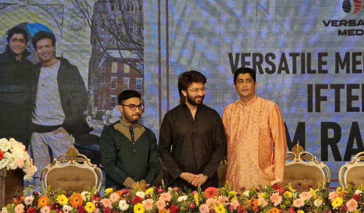 শাকিবের জন্মদিনে বুর্জ খলিফায় ‘রাজকুমার’