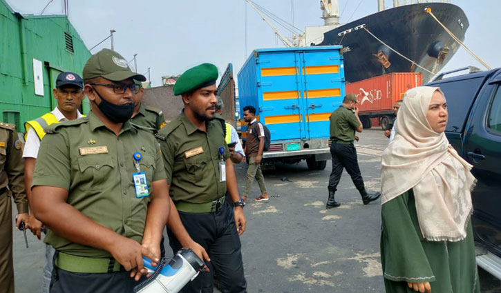 চট্টগ্রাম বন্দরে ১২ যানবাহনে সোয়া লাখ টাকা জরিমানা