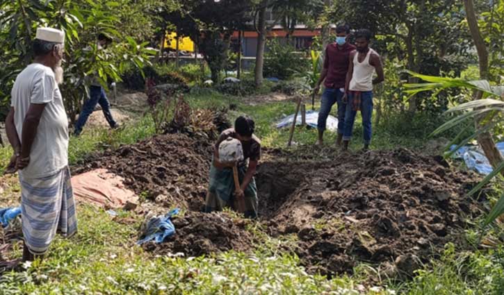 বৈষম্যবিরোধী আন্দোলনে গুলিতে নিহত সুমাইয়ার লাশ উত্তোলন