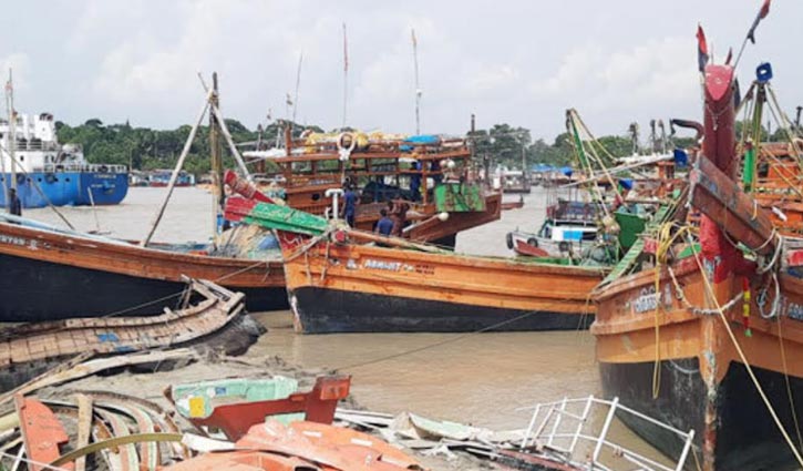 বাংলাদেশের জলসীমায় ৪৮ ভারতীয় জেলে আটক 