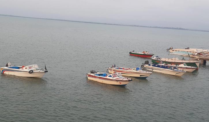 টেকনাফ-সেন্টমার্টিন রুটে স্পিডবোট ডুবি, শিশু নিখোঁজ