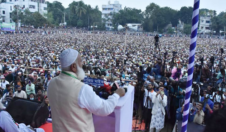 নারীরা ইচ্ছামত পোশাক পরবেন, আমরা বাধ্য করব না: জামায়াত আমির