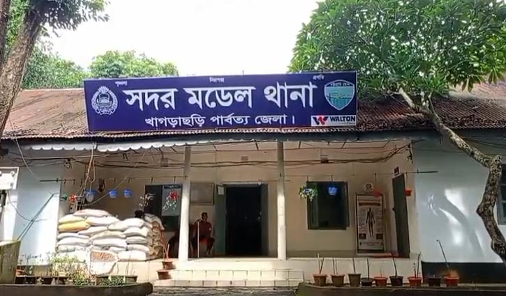 খাগড়াছড়ি জেলা আ.লীগের নেতাসহ গ্রেপ্তার ৪