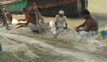 ইলিশ ধরার নিষেধাজ্ঞার ৪ দিনেও জেলেদের সহায়তা মেলেনি