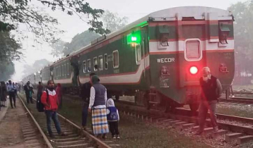 ব্রাহ্মণবাড়িয়ায় মহানগর ট্রেনের ইঞ্জিন বিকল