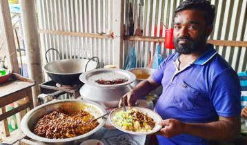 মাত্র ৩০ টাকায় রহমত আলীর ‘ছোলার পোলাও’!