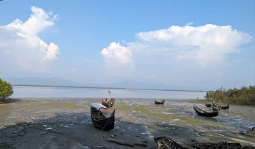 ফের দুই ট্রলারসহ ৬ মাঝিমাল্লাকে ধরে নিয়ে গেছে ‘আরাকান আর্মি’ 