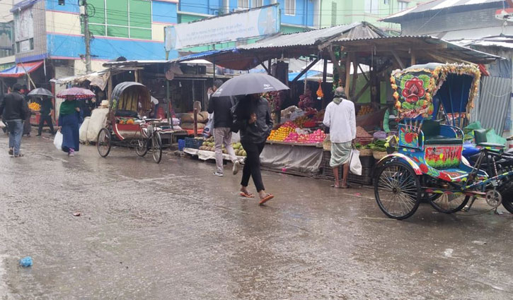 সাগরে নিম্নচাপ: বৃষ্টি হতে পারে আগামী ৩ দিন 