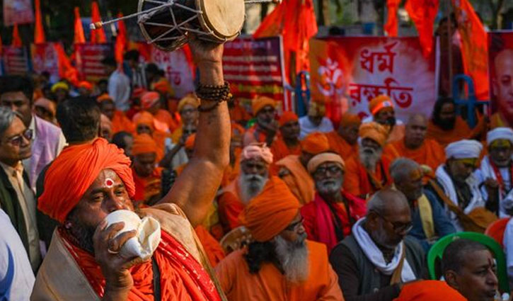 কলকাতায় অ-হিন্দু বাংলাদেশিদের চিকিৎসা না দেওয়ার দাবিতে বিজেপির বিক্ষোভ