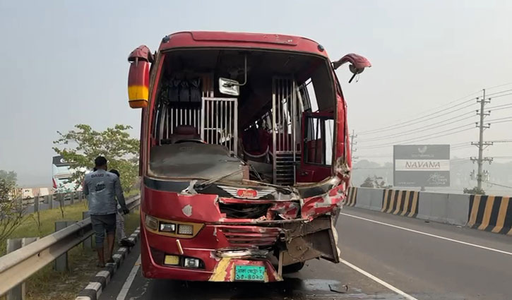 ঢাকা-মাওয়া এক্সপ্রেসওয়েতে ১০ যানবাহনের সংঘর্ষ, নিহত ১