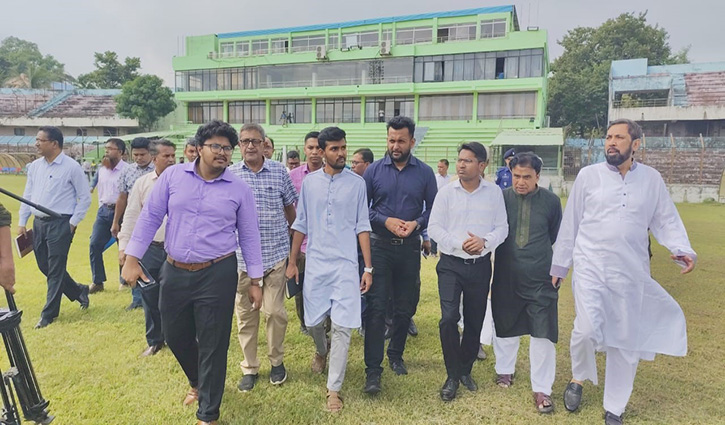 চট্টগ্রামের দুই স্টেডিয়াম পরিদর্শনে ক্রীড়া উপদেষ্টা 