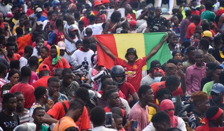 100 killed as rival football fans clash in Guinea