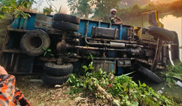 3 killed in Naogaon road crashes