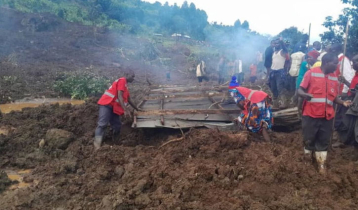 Fifteen dead, more than 100 missing in east Uganda landslide