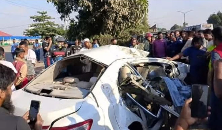 3 private car passengers killed in Savar