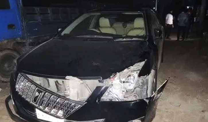 Truck hits Sarjis-Hasnat`s car