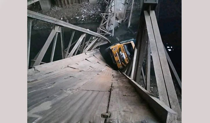 Truck falls into river as Bailey Bridge collapses in Tongi