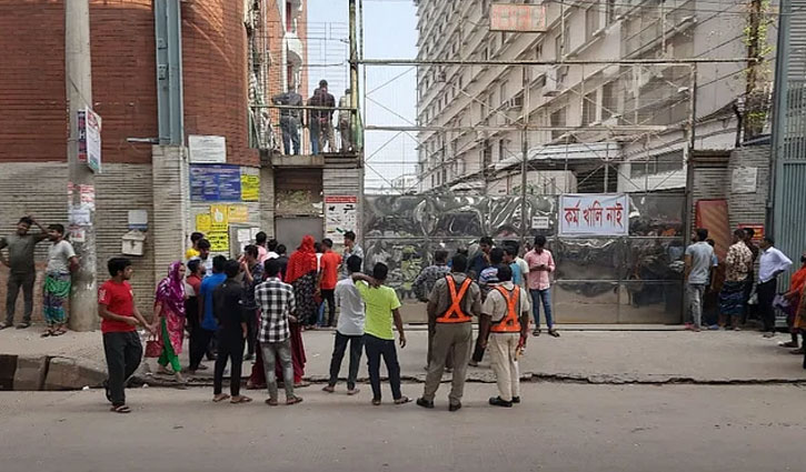 ‘হামলার ভয়ে’ ছয় পোশাক কারাখানায় তালা, ১৯টিতে ছুটি