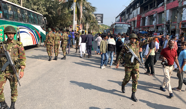 শ্রমিকদের মারধরের জেরে রাজশাহী থেকে যাচ্ছে না বাস