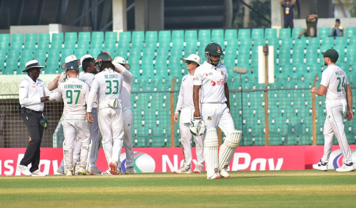 তৃতীয় দিনেই ইনিংস ও ২৭৩ রানে হারলো বাংলাদেশ