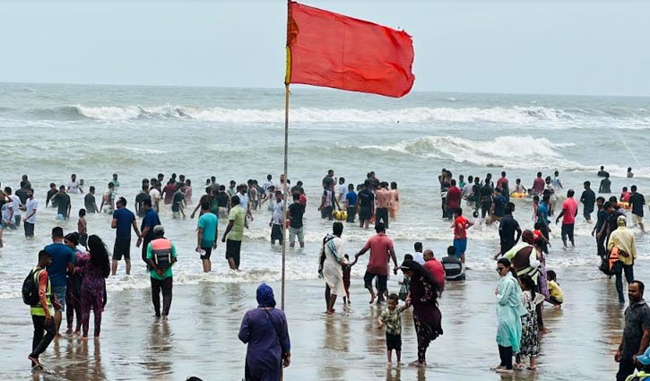 নিরাপত্তা সংকটে কক্সবাজার সমুদ্র সৈকত