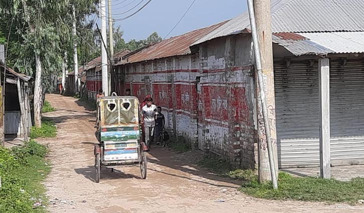 যে গ্রামে বংশানুক্রমিক মাদকের কারবার