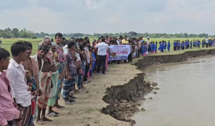 পানি বেড়ে ভাঙছে পদ্মা, গোয়ালন্দে কৃষকের হাহাকার