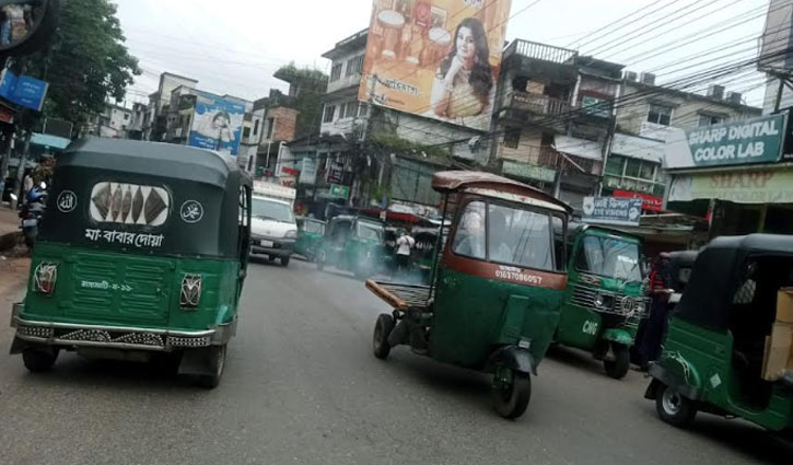 চিরচেনা রূপে ফিরতে শুরু করেছে রাঙামাটি 