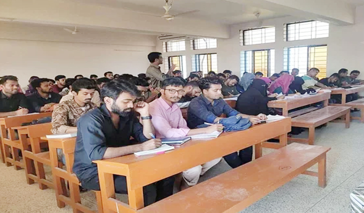 DU students return to classes