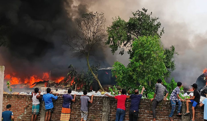 Fire breaks out at garment factory in Gazipur