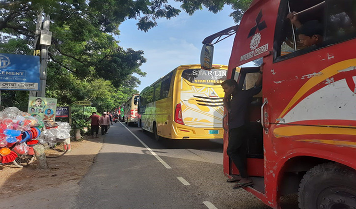 26-kilometer tailback on Dhaka-Chattogram highway