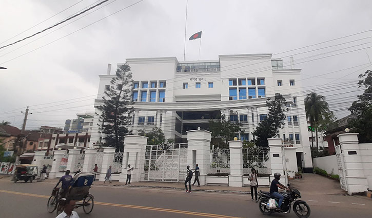 খুলনার নাগরিক সেবায় কেসিসির ৩১ কর্মকর্তা