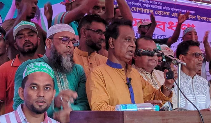 কুয়াকাটায় কেন্দ্রীয় বিএনপি নেতাকে গণসংবর্ধনা