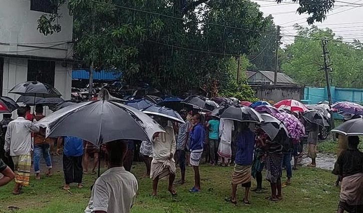 কুষ্টিয়া পানি উন্নয়ন বোর্ড ঘেরাও