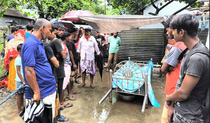 ট্রাকের ধাক্কায় অটোরিকশার এক যাত্রী নিহত  