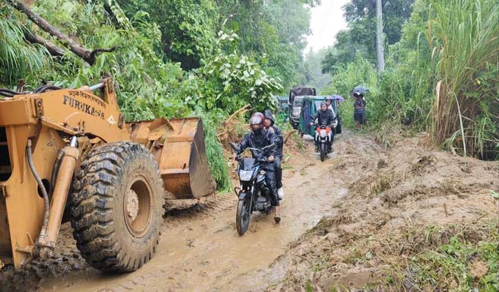 ছয় ঘণ্টা পর বাঘাইছড়িতে যান চলাচল স্বাভাবিক