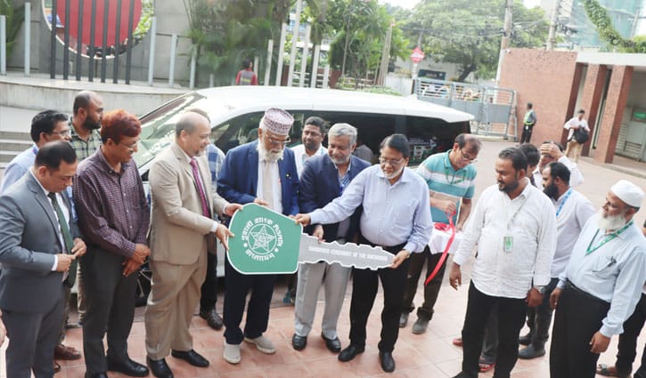 আহ্ছানউল্লা বিশ্ববিদ্যালয়ে মাইক্রোবাস উপহার দিল পূর্বালী ব্যাংক