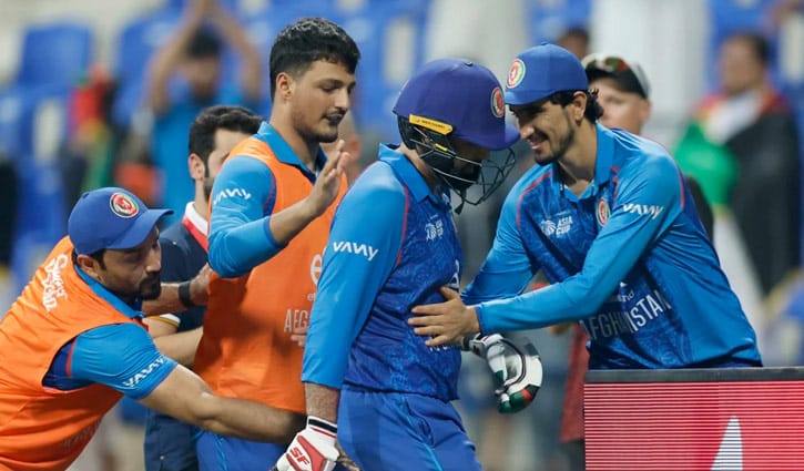 নবীর ব্যাটে শ্রীলঙ্কাকে চ্যালেঞ্জিং টার্গেট দিল আফগানিস্তান