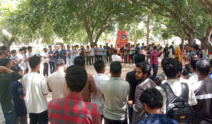 চবি প্রশাসনের পদত্যাগ ও অপরাধীদের গ্রেপ্তার দাবি ছাত্রদলের