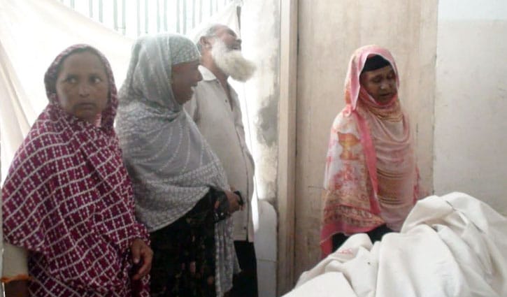 গোপালগঞ্জে কুকুরের তাড়া খেয়ে স্কুলছাত্রীর মৃত্যু