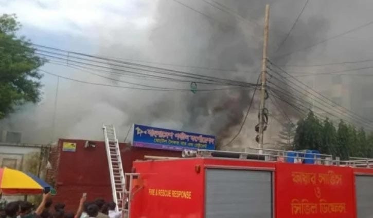 চট্টগ্রামে সৈকত বার ও রেস্টুরেন্টের আগুন নিভেছে
