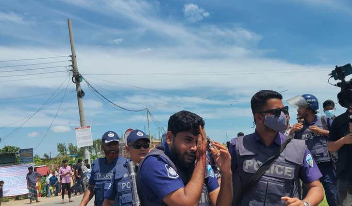 কক্সবাজারে উচ্ছেদ অভিযানে হামলায় পুলিশ আহত, আটক ৩