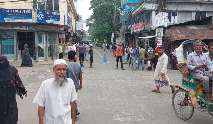 ঝালকাঠিতে লাইসেন্স ইস্যুতে চলছে অটোরিকশা ধর্মঘট