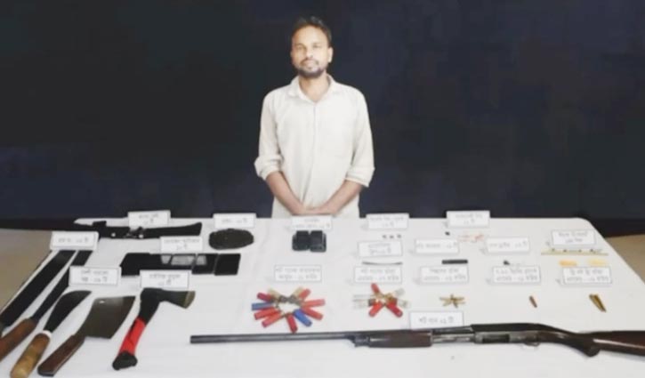 খাগড়াছড়িতে অস্ত্রসহ মাদক ব্যবসায়ী আটক