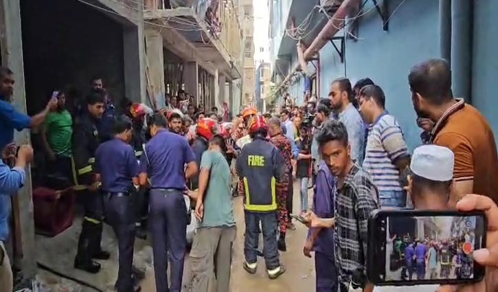 মুন্সীগঞ্জে সেপটিক ট্যাংকে ৩ শ্রমিকের মৃত্যু