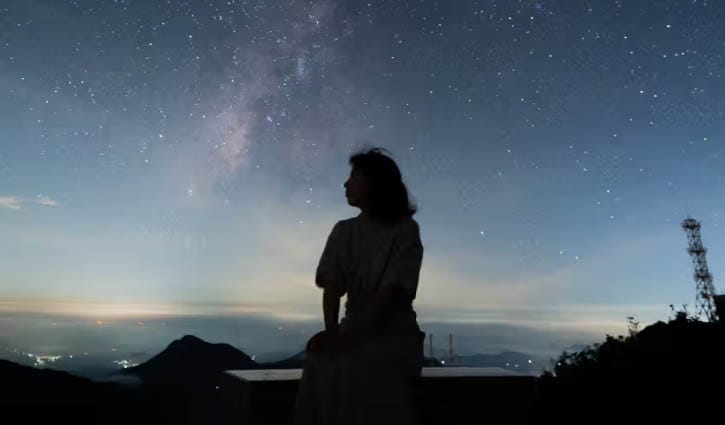 রাতের আকাশের দিকে তাকিয়ে থাকার স্বাস্থ্য উপকারিতা