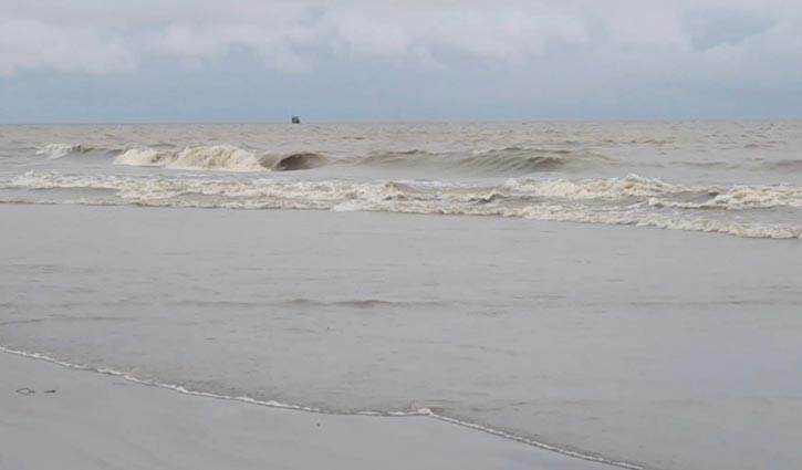 সমুদ্র বন্দরে ৩ নম্বর সতর্ক সংকেত বহাল