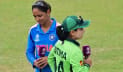 নারী বিশ্বকাপেও হাত মেলালেন না ভারত-পাকিস্তানের দুই অধিনায়ক