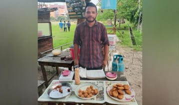 দিনে শিক্ষার্থী, সন্ধ্যায় দোকানী রুবেল